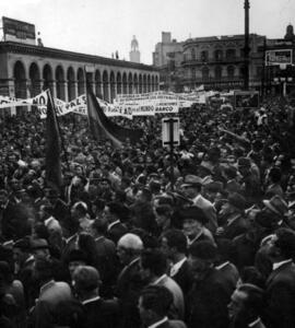 Acto en Plaza Independencia